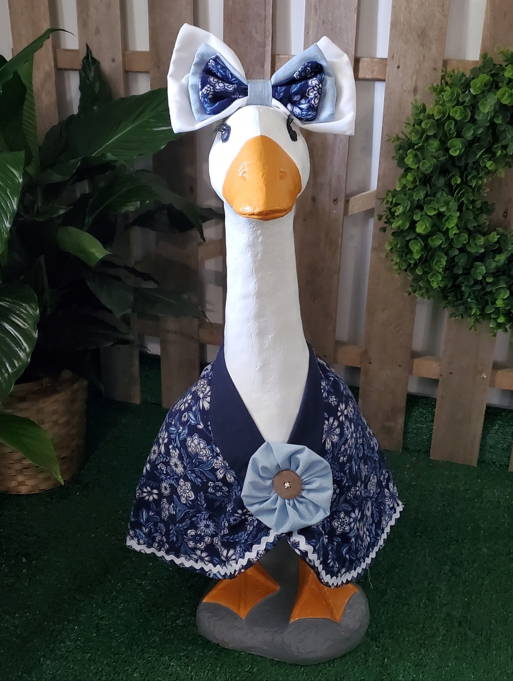 Bloue Floral Poral Goose Outfit